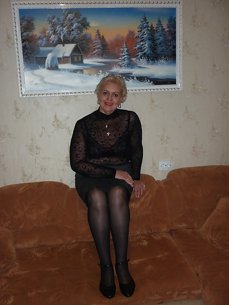 Russische Reife Frau, Die Beine In Strümpfen! Amateur! #27235509