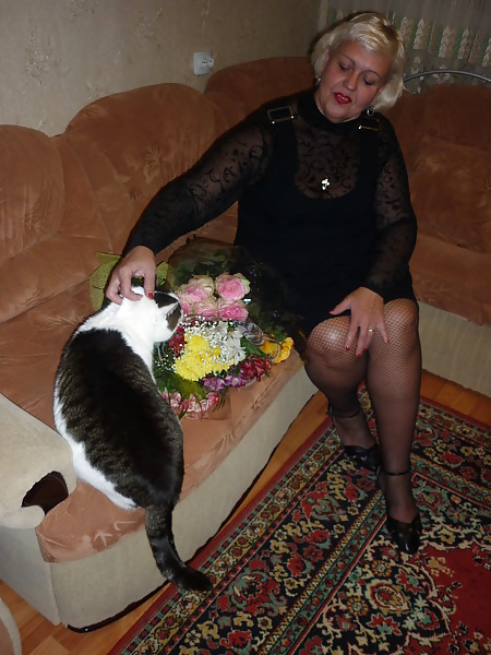 Russian mature woman, legs in stockings! Amateur! #27235547