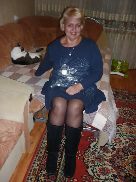 Russische Reife Frau, Die Beine In Strümpfen! Amateur! #27235558