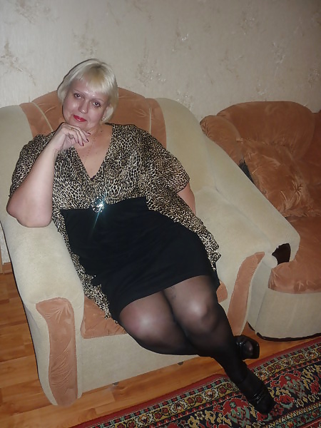 Russische Reife Frau, Die Beine In Strümpfen! Amateur! #27235592
