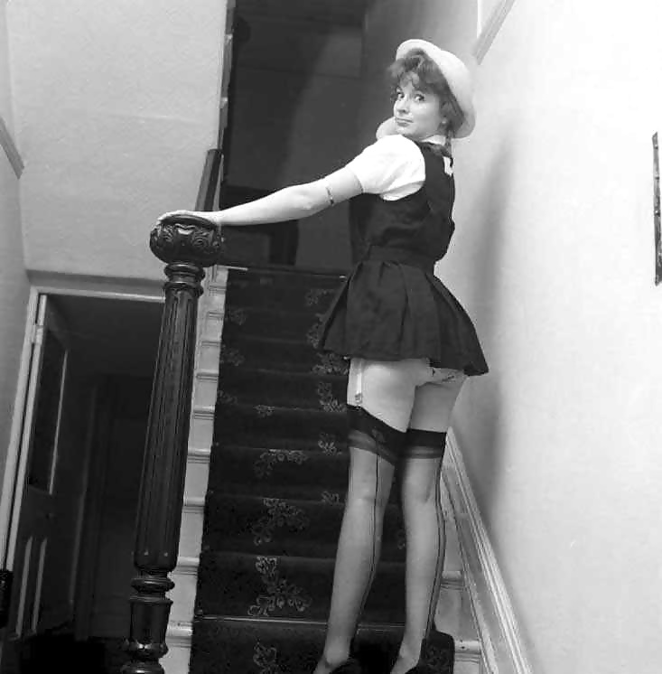 La signora inglese del 1960 mostra le gambe
 #32791434
