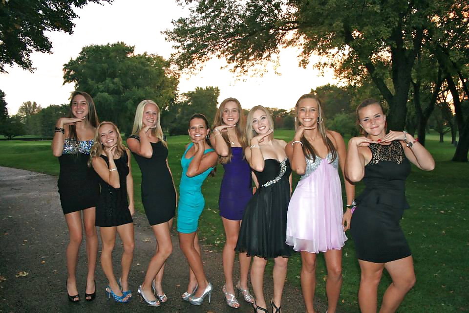 Los jóvenes son divertidos
 #32031663