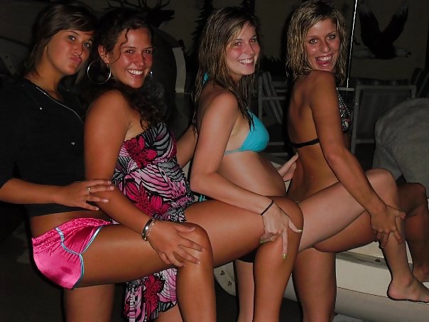 Los jóvenes son divertidos
 #32031697