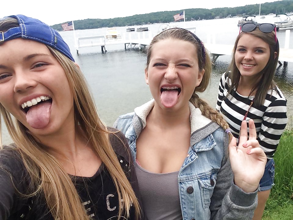 Los jóvenes son divertidos
 #32031702