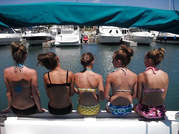 Los jóvenes son divertidos
 #32031715