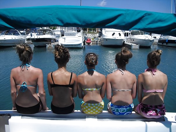 Los jóvenes son divertidos
 #32031716