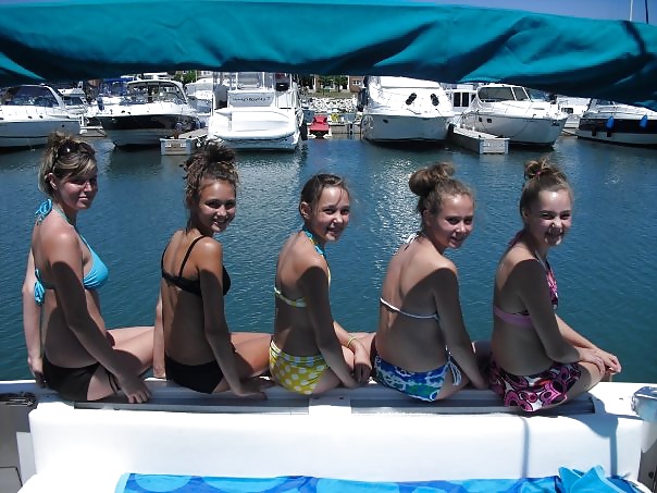 Los jóvenes son divertidos
 #32031717