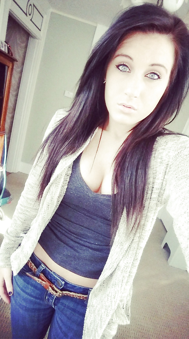 Jóvenes universitarios calientes
 #39125499