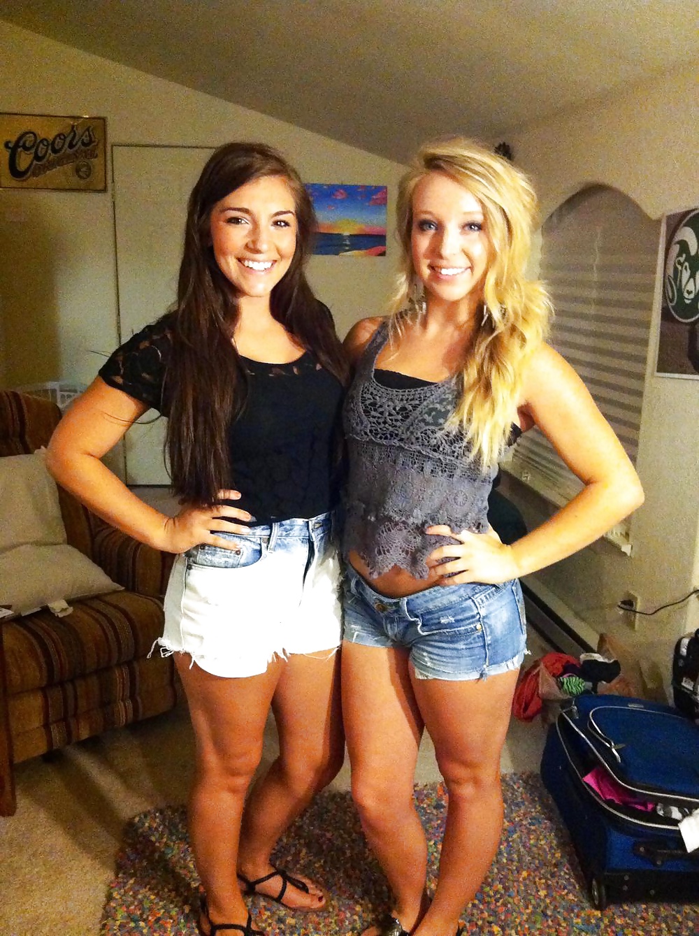 Jóvenes universitarios calientes
 #39125609