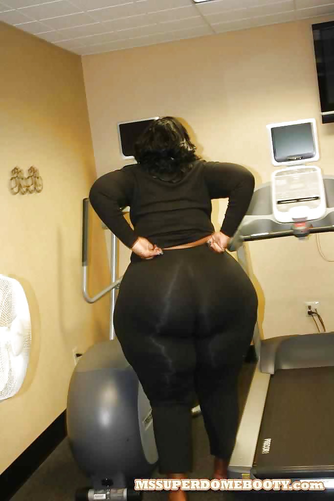 Thick miss Superdome booty 