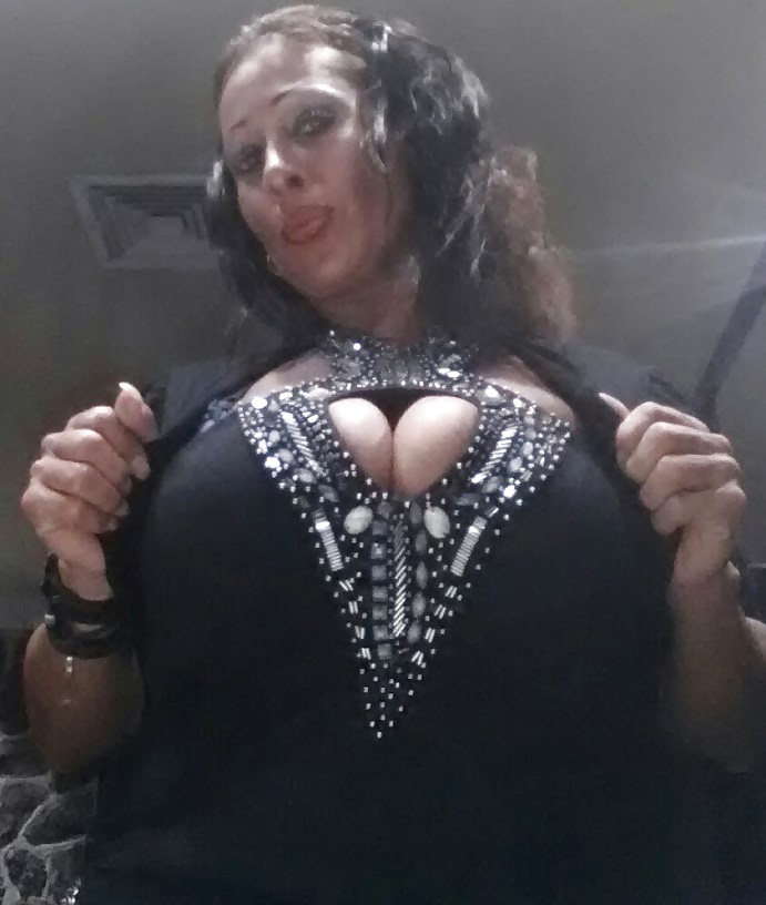 Gestapelt Latina Stripper Milf #32744025