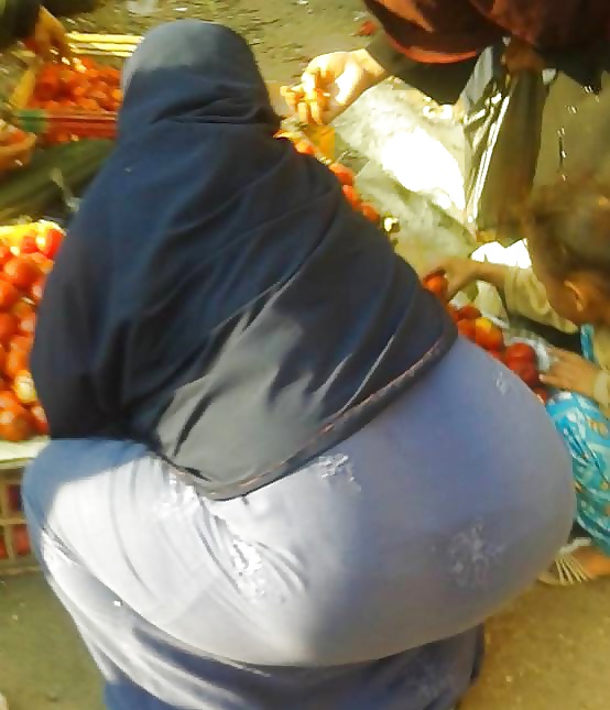 Candide Ass Arab - Voyeuse Big Butt Matures - Rue Butin #40389784
