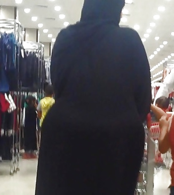 Candid Arab Ass - Voyeur Big Mature Butt - Street Booty #40389885