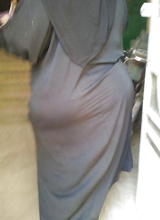 Candide Ass Arab - Voyeuse Big Butt Matures - Rue Butin #40389959