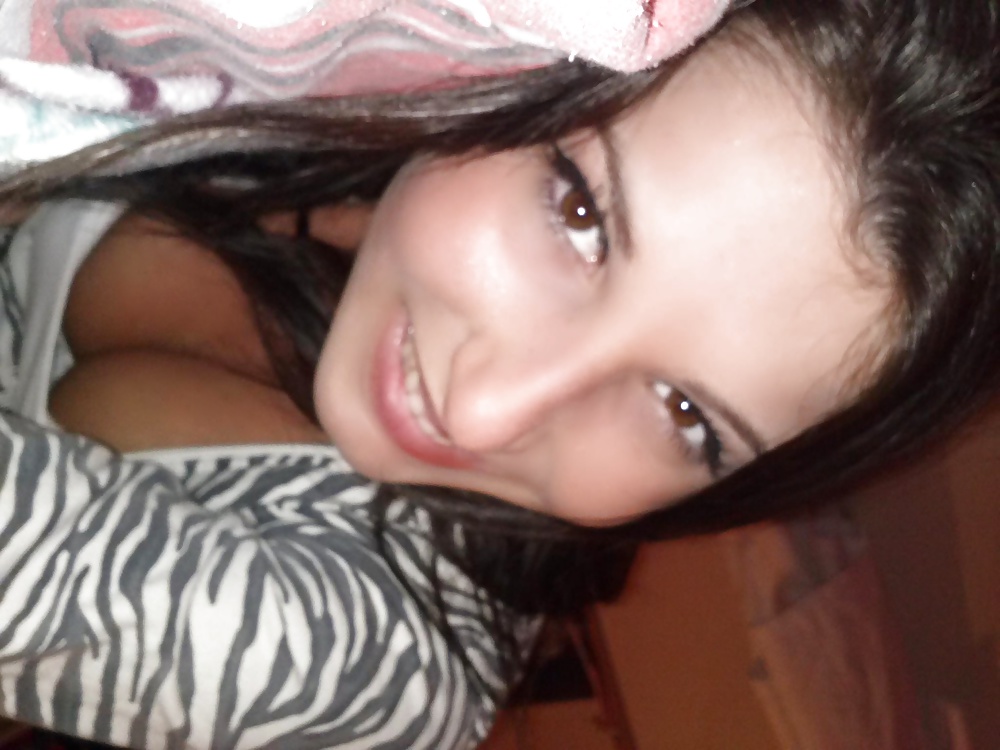 セルビアのfbのティーンホレス4
 #30346309