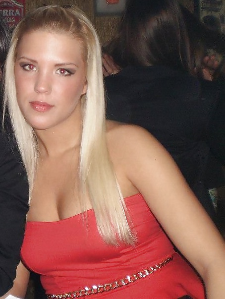 セルビアのfbのティーンホレス4
 #30346383