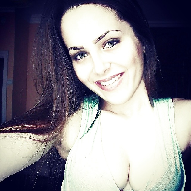 セルビアのfbのティーンホレス4
 #30346433