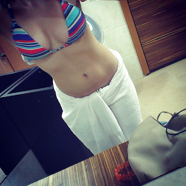 セルビアのfbのティーンホレス4
 #30346439