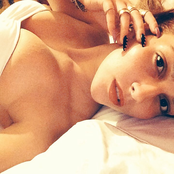 セルビアのfbのティーンホレス4
 #30346473