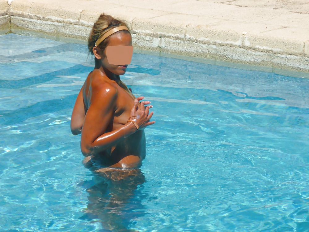 Ma beurette marocaine topless a la plage et a la piscine #26689179