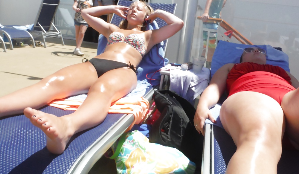 Teen butt & ass in bikini at the pool  #33383648