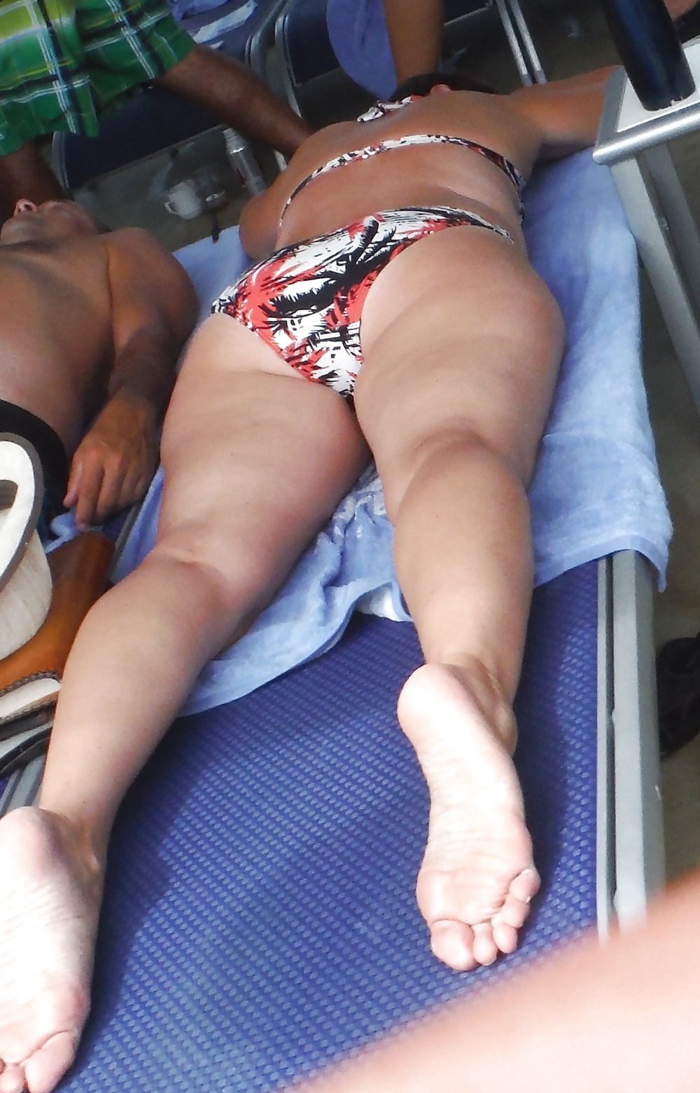 Teen butt & ass in bikini at the pool  #33383830