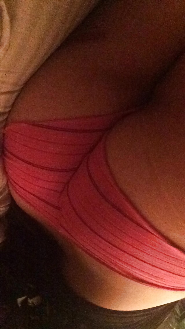 Bums on point 
 #38702910