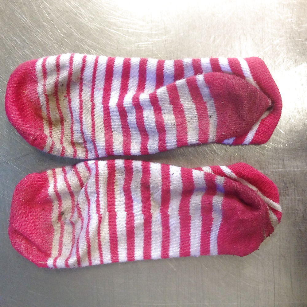 Schmutzige Stinkende Socken Kellnerin #32398095