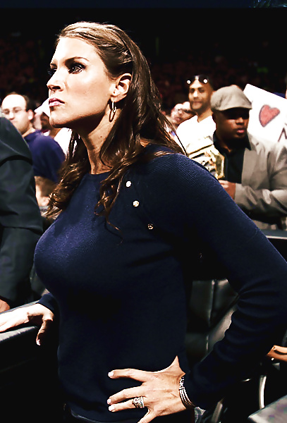 Preciosa y hermosa stephanie mcmahon
 #31526374