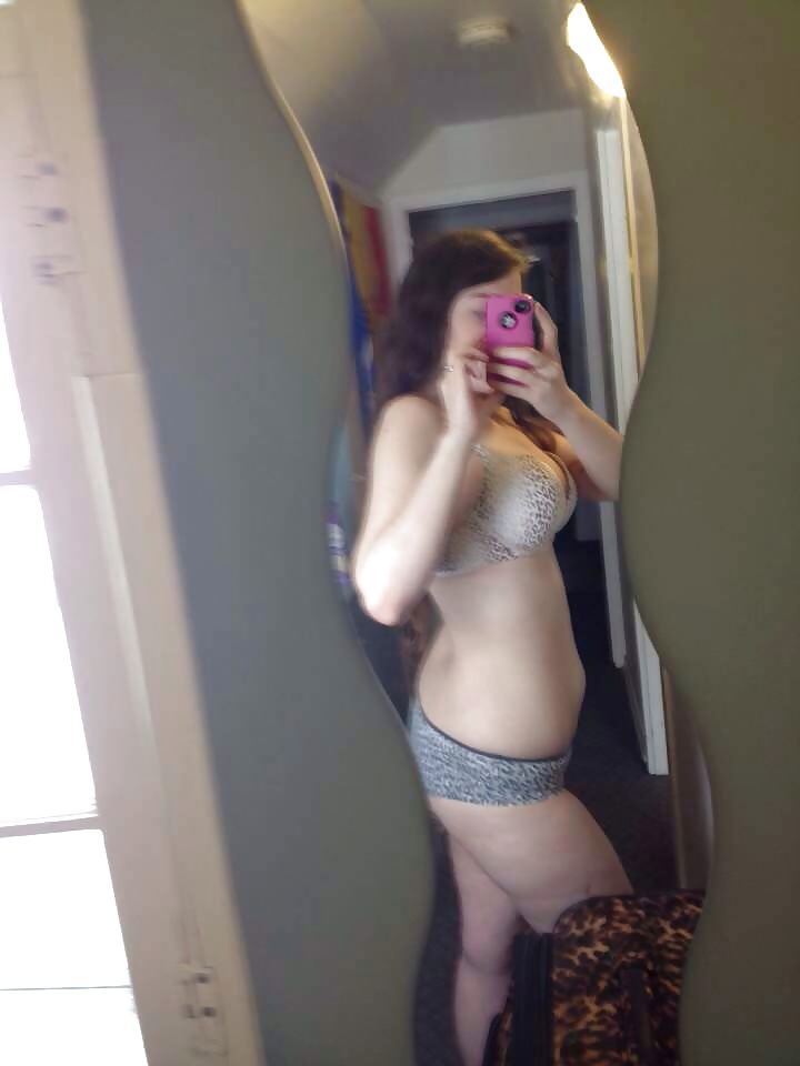 Canadian whore (private photos sent to m on kik messenger) #29080097