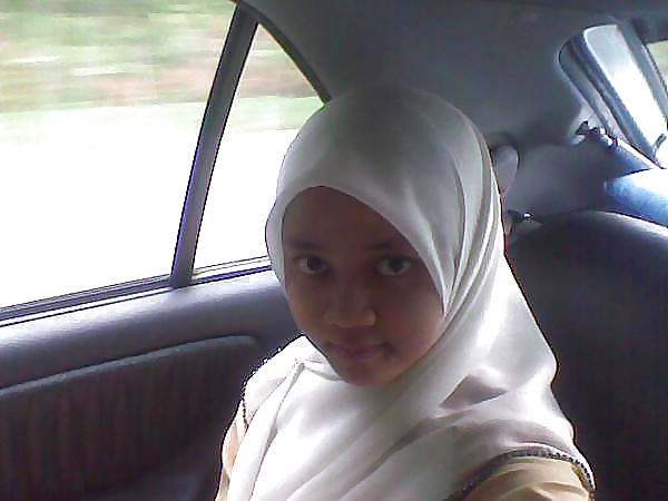 Tudung Selfie
 #31341950