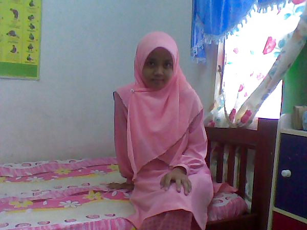 Tudung Selfie
 #31341951