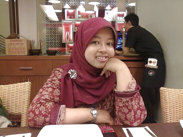 Zilky ayu ramadhani  #27100149