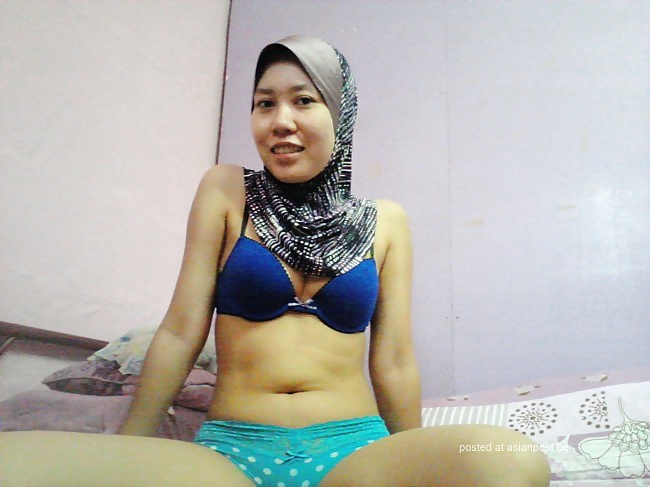 マレー語- awek tudung daring
 #33107254
