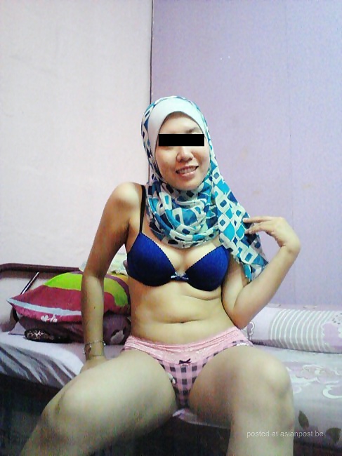 マレー語- awek tudung daring
 #33107322