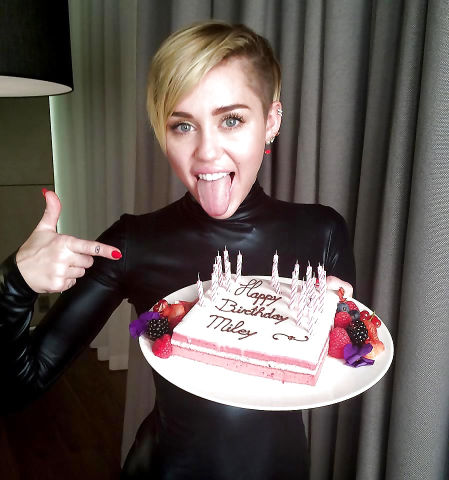 La petera de Miley #40470144