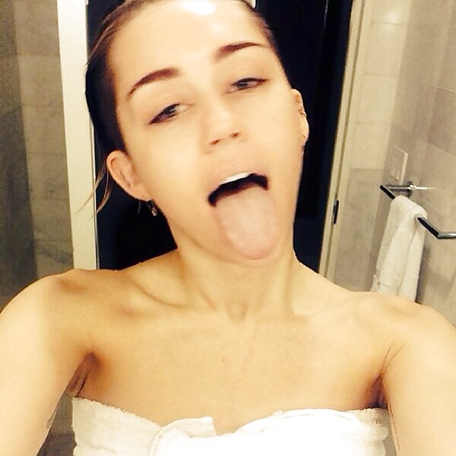 La petera de Miley #40470382
