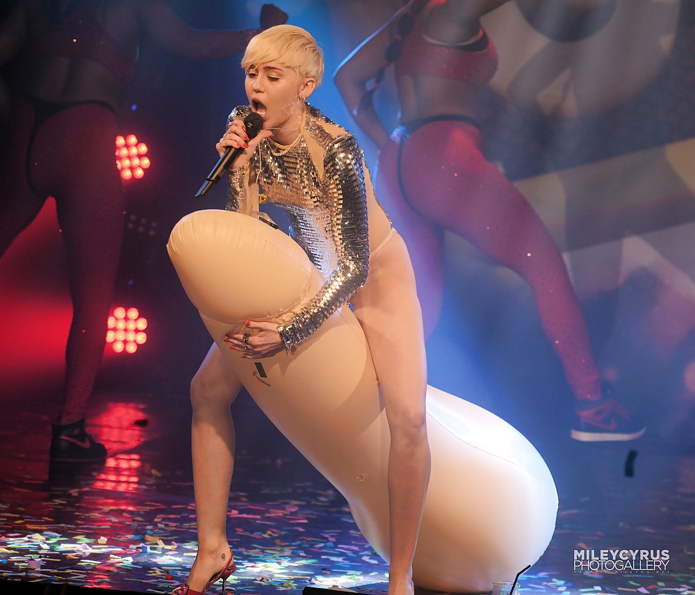 La petera de Miley #40470506