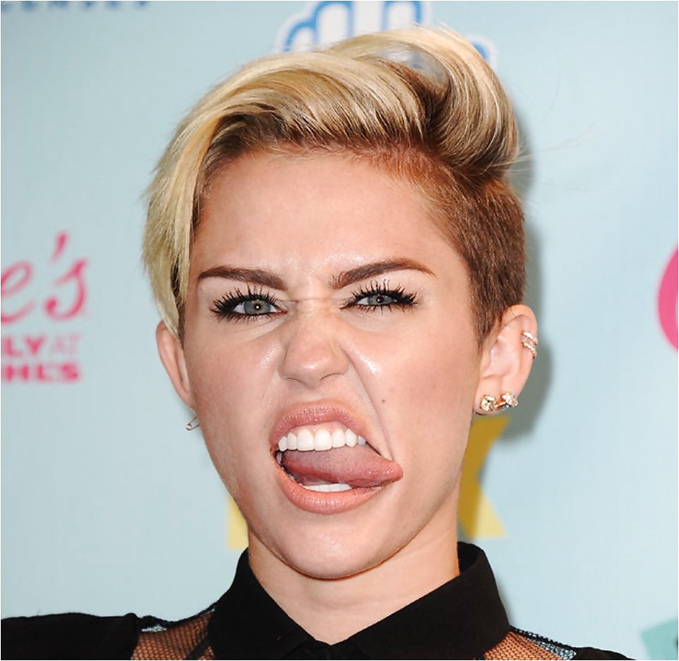 La petera de Miley #40470764
