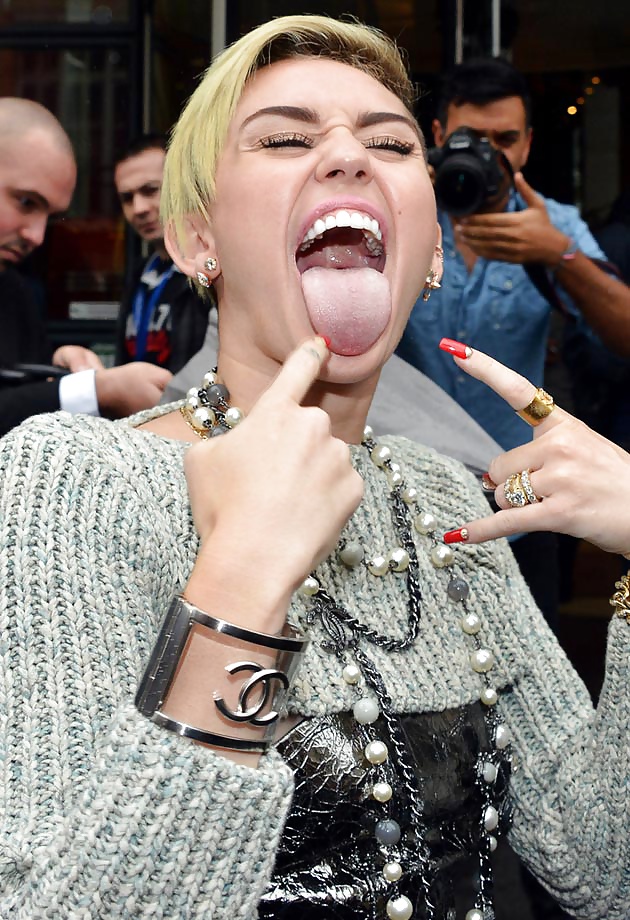 La petera de Miley #40470881