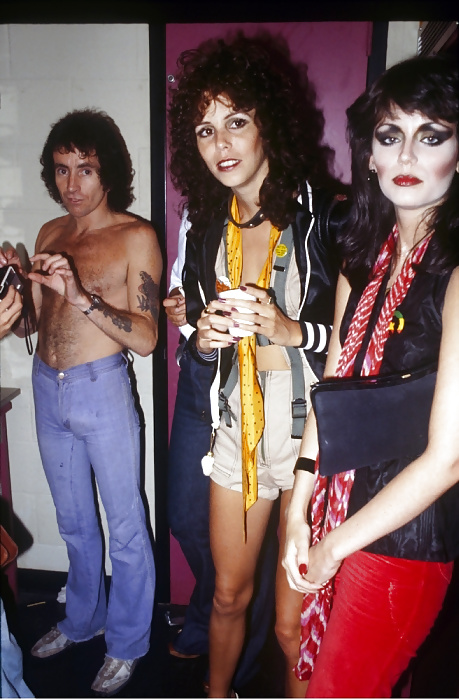 メタルガール
 #32588703