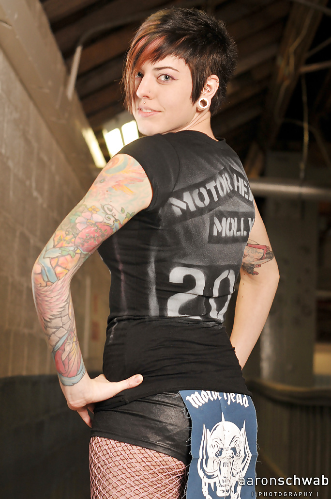 メタルガール
 #32588755