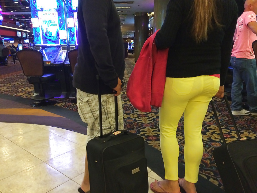 Young Filipina In Tight Yellow Pants Sweet Ass VPL #32287457