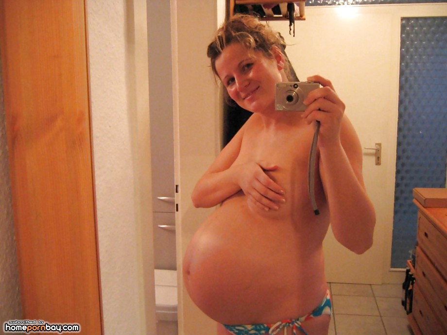 Pregnant amateur chicks posing #26871231