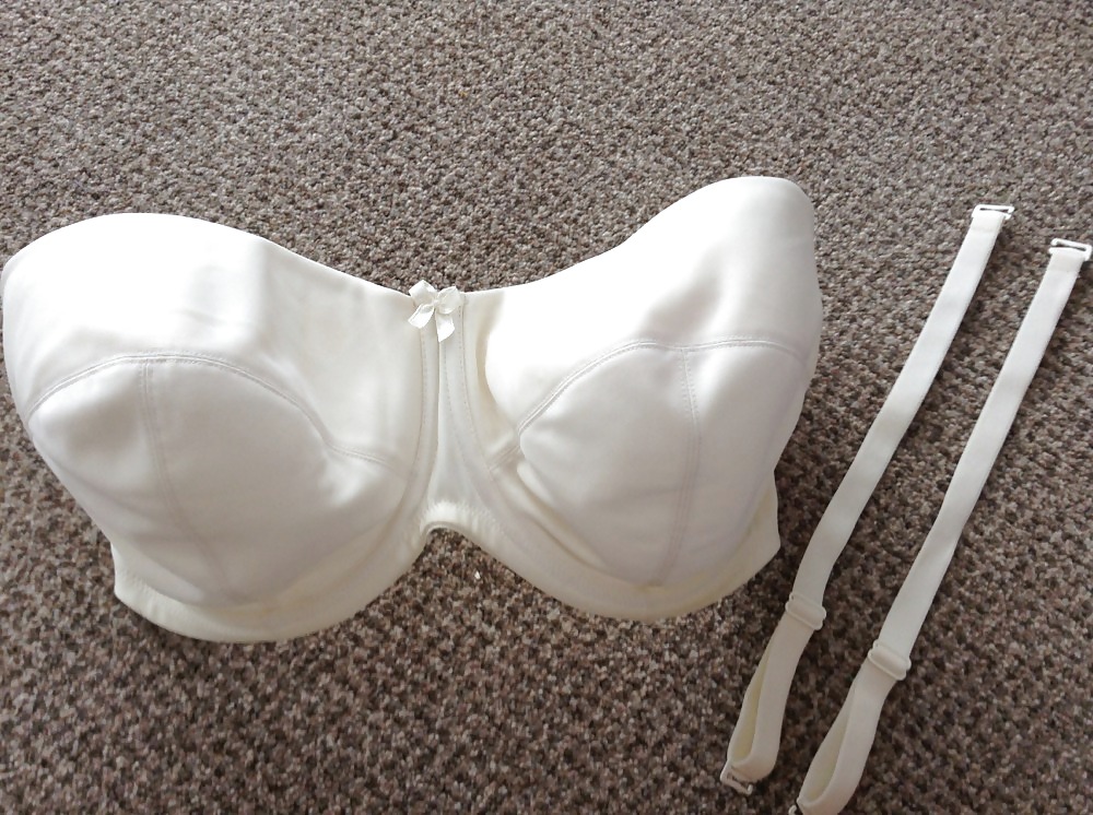 Used G cup bras #24505038