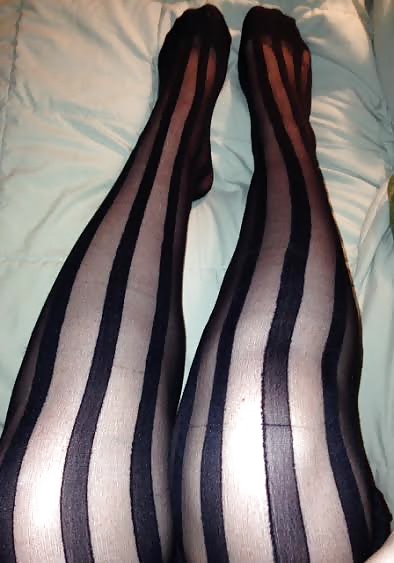 Nylons, Pieds, Orteils Peints! Amusez-vous Avec La Femme! #30250112