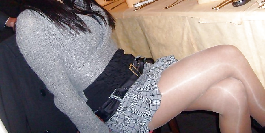 Pantyhose Crossed Leg #23049996