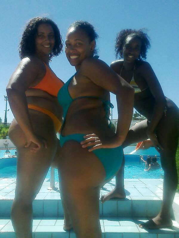 Sonia + amigos
 #38811545