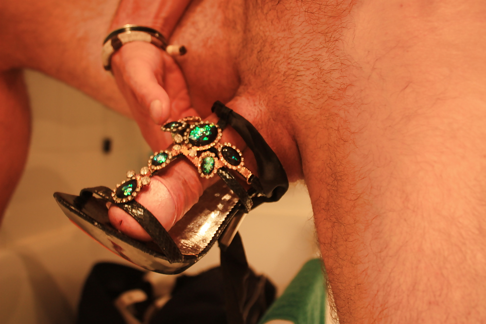 Joder con los tacones
 #36779170