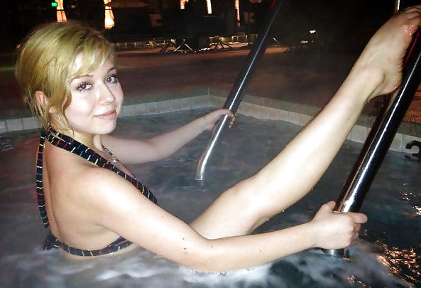 Jennette
 #31807263